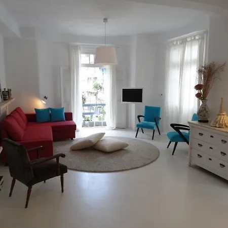 Luxurius Modern Stylish